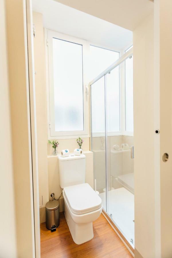 Stylish And Wide- 3Bdr 3Bth- Los Remedios Sevilla Eksteriør billede