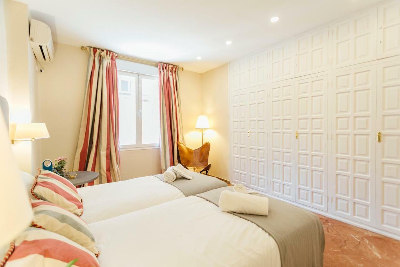 Stylish And Wide- 3Bdr 3Bth- Los Remedios Sevilla Eksteriør billede